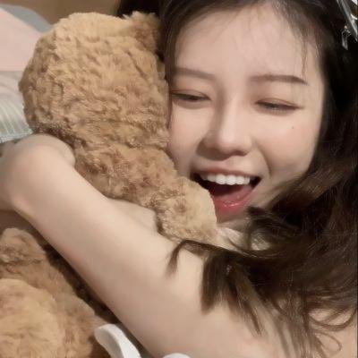 美女荒野逃亡